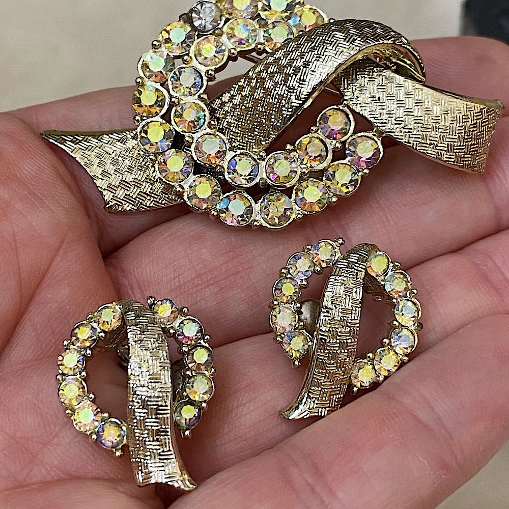 Vintage Signed CORO Gold Tone AB Rhinestone Ribbon Pin Brooch and earrings set